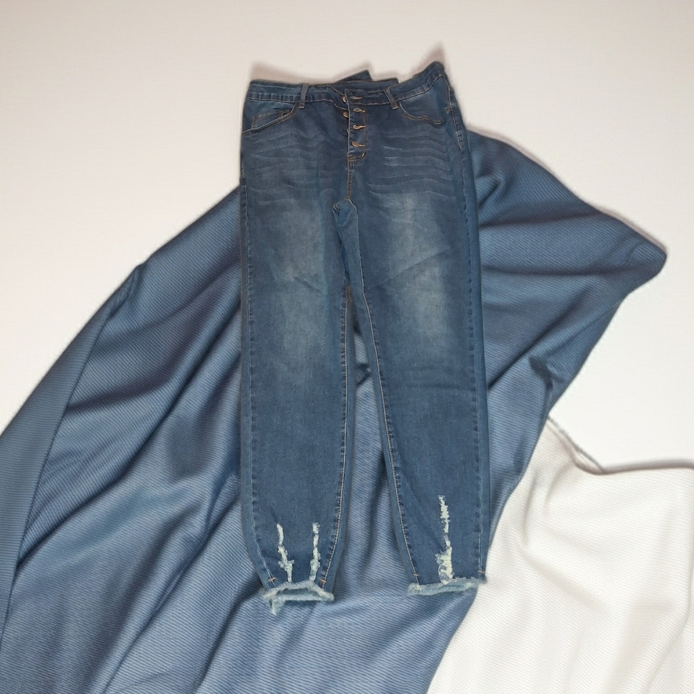 Brand New! Shein 2X Blue Jeans